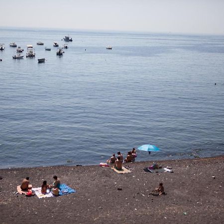 Un Tuffo Nella Baia Di Capomulini Bed & Breakfast Acireale Exterior photo