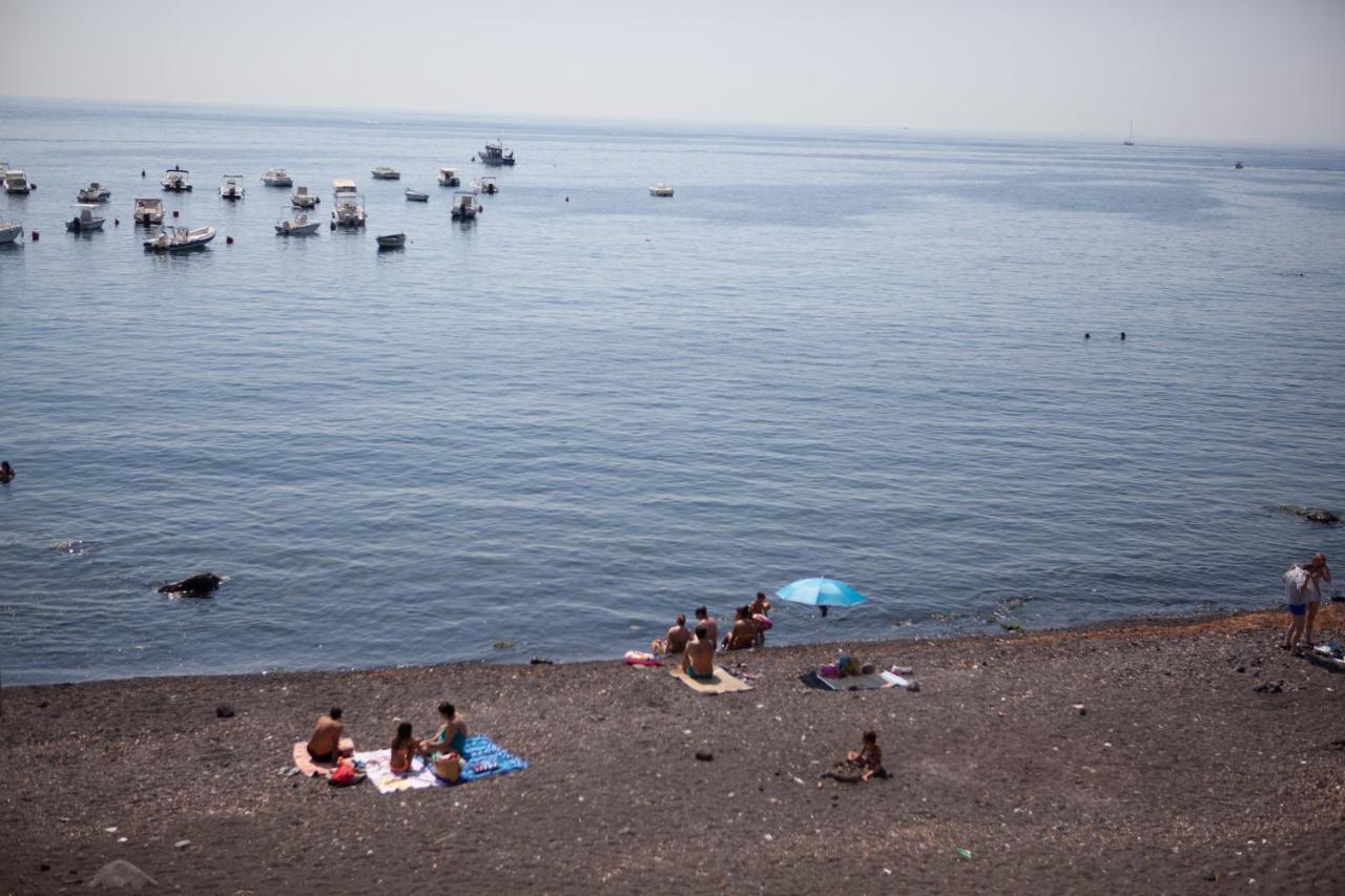Un Tuffo Nella Baia Di Capomulini Bed & Breakfast Acireale Exterior photo